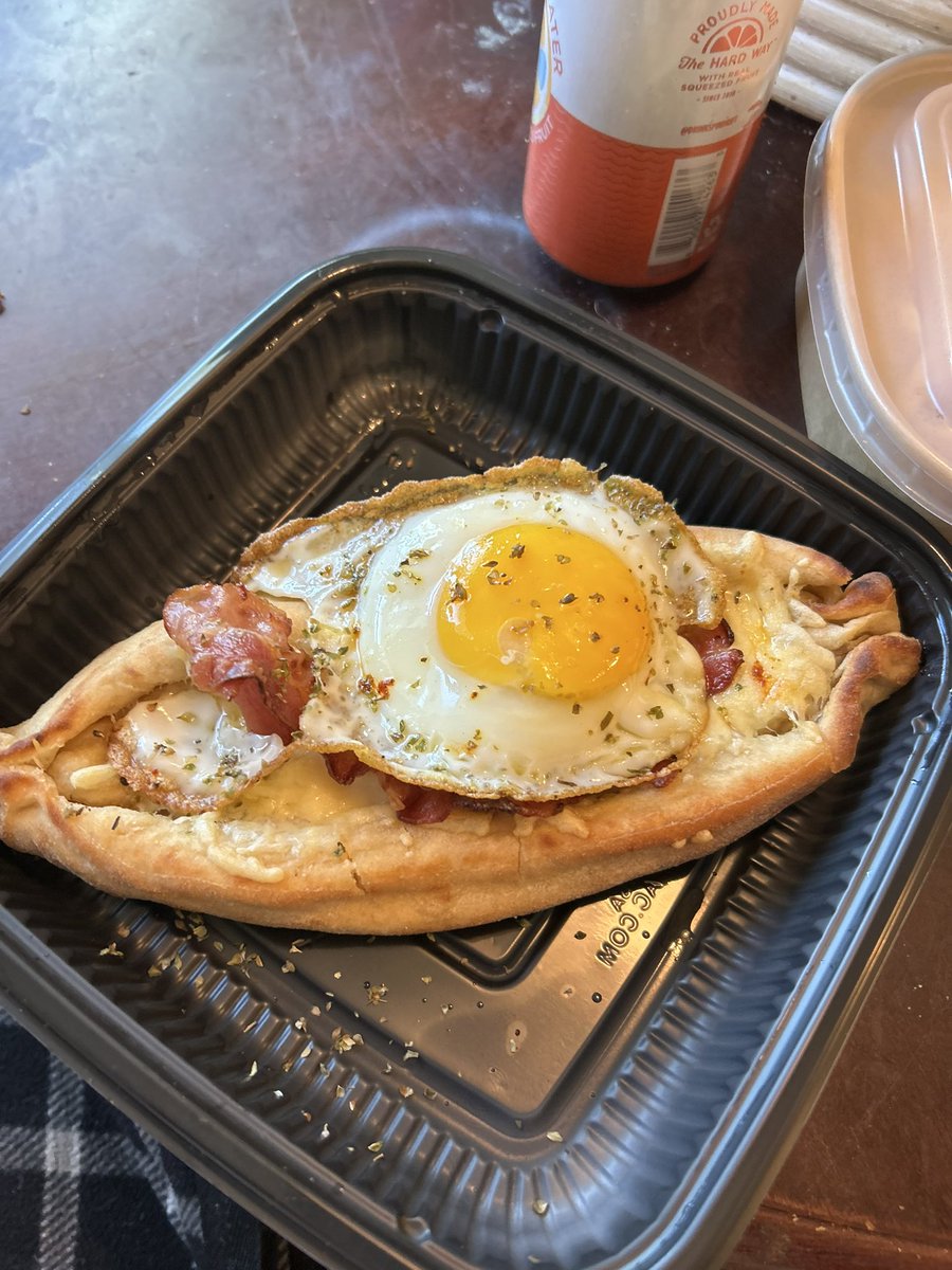BigDaddyGi0's tweet photo. @BlackwaterKat I will say I did have a cheap meal for breakfast today @french2wen91152  was very jealous of it lol https://t.co/MFMDdrHW9p