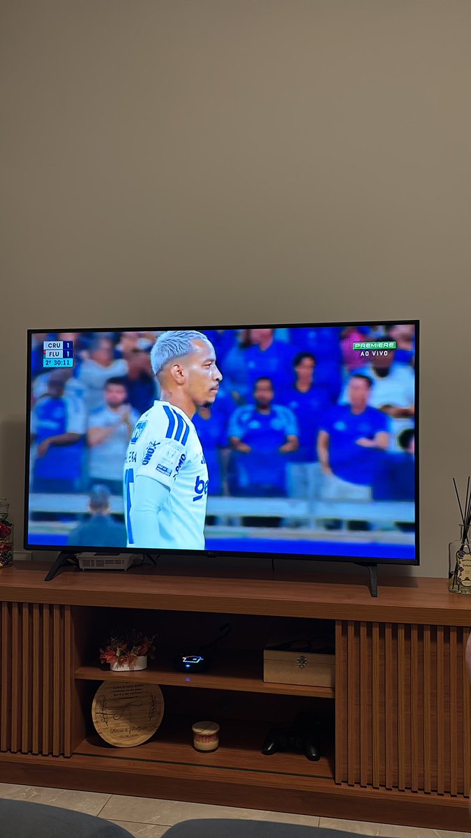 ThallysonTT's tweet photo. @_matheusfla Olha o gol que ele acabou de fazer aí satanás https://t.co/chDc9WaezA