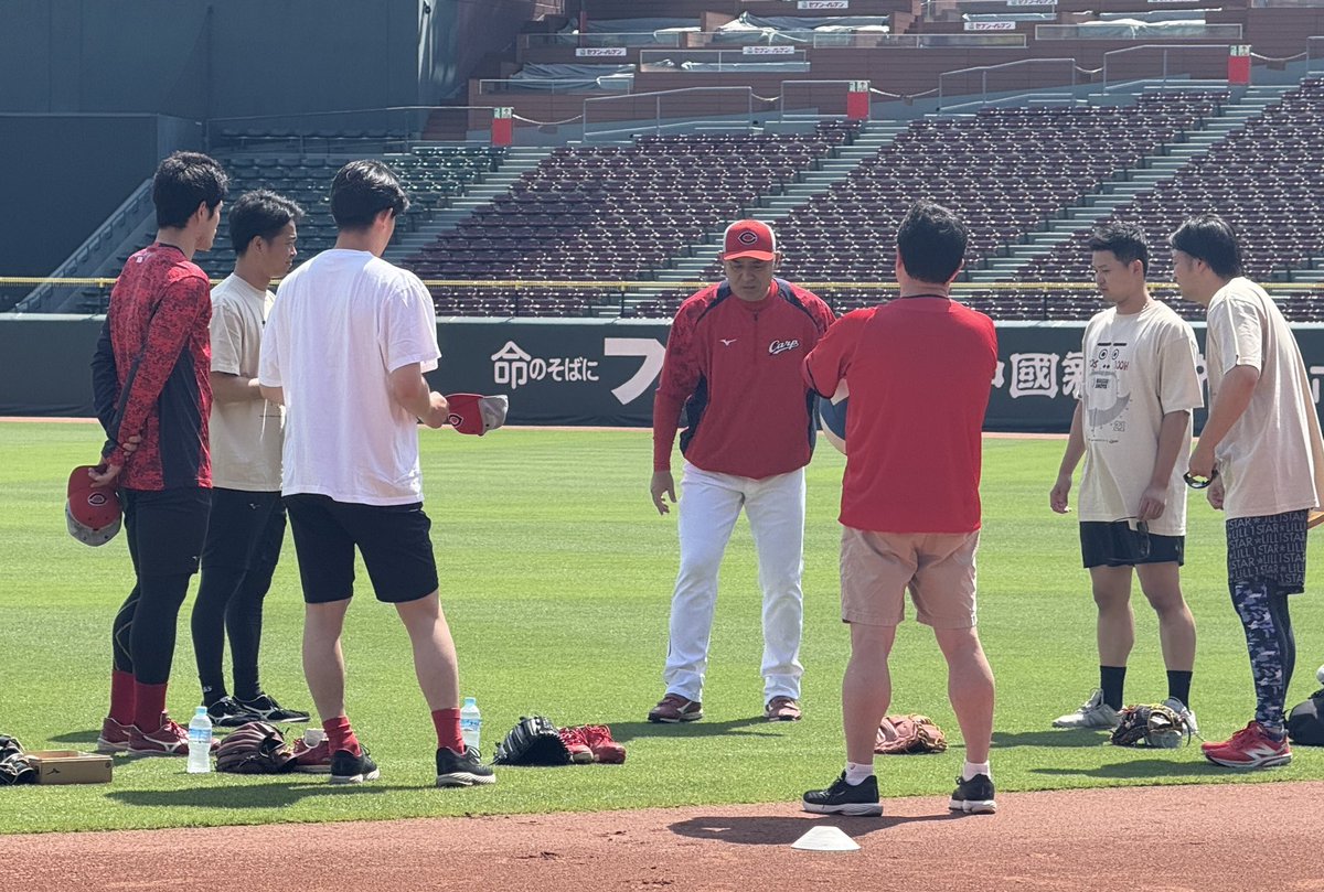 chugoku_carp's tweet photo. マツダスタジアムで投手練習
斉藤優投手の姿があります！
#carp https://t.co/FFe4p30dpn