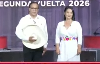 ImPotterJh's tweet photo. #debatenacional Es debate o presentación de marinera ? https://t.co/I2jcb1gLuN