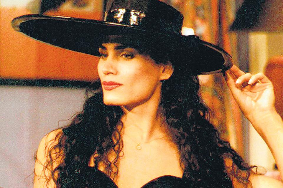 MuertosArg's tweet photo. 01/06/1999 murió Cris Miró.
Vedette y mediática que en los 90s llegó a la fama y abrió las puertas a muchas que vinieron atras.
Murió con solo 33 años y después de una breve e importante carrera.
Parte de la historia. https://t.co/Oc8dlH4wi0