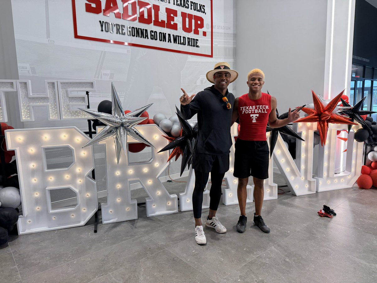 KingstonBrown_C's tweet photo. Finally got out here in Lubbock I’m super glad I got to learn and put some work in with y’all thank you for the opportunity‼️
#WRECKEM

@jkbtjc_53 @BnanceTTU @CoachMcBath @TexasTechFB @RedRaiderSports @theconleyclark @coachfreddiej @TexasTech https://t.co/vvIIdHmXTr