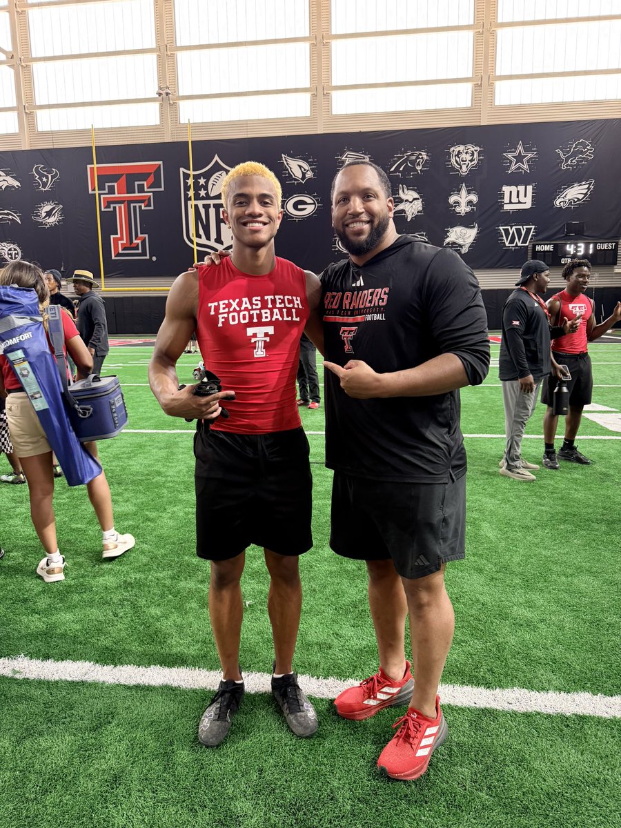 KingstonBrown_C's tweet photo. Finally got out here in Lubbock I’m super glad I got to learn and put some work in with y’all thank you for the opportunity‼️
#WRECKEM

@jkbtjc_53 @BnanceTTU @CoachMcBath @TexasTechFB @RedRaiderSports @theconleyclark @coachfreddiej @TexasTech https://t.co/vvIIdHmXTr