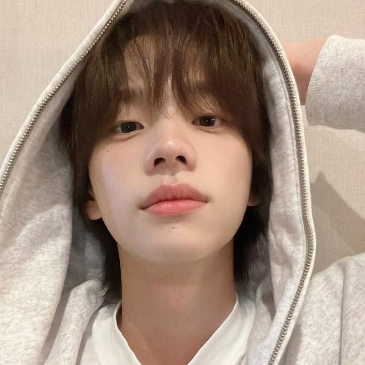Hwanunito's tweet photo. Ay el Axel es muy mi tipo, lastima Q yo no soy el suyo https://t.co/oGr1866ieB