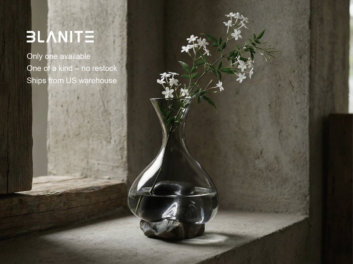 CarlsonChe855's tweet photo. Flowers Look Different in Sculptural Glass

Designed to exist beautifully even without flowers.
This crystal vase and natural stone pairing creates a calm, sculptural presence inspired by wabi-sabi aesthetics.
Minimal. Organic. Timeless.

#CrystalVase #ModernVase #WabiSabiStyle https://t.co/ZYTi5TDNcy