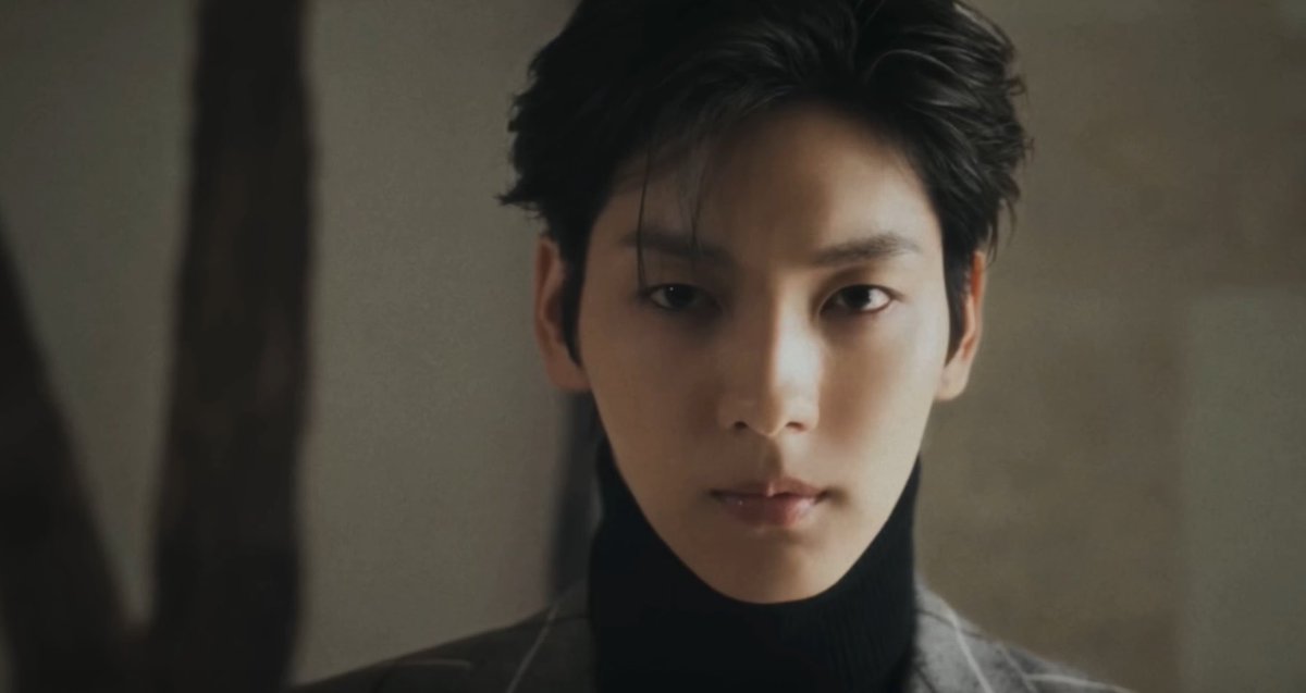 pagesoftxt's tweet photo. beautiful stranger (2025) || dream hours (2026) https://t.co/T9LCipdnFj
