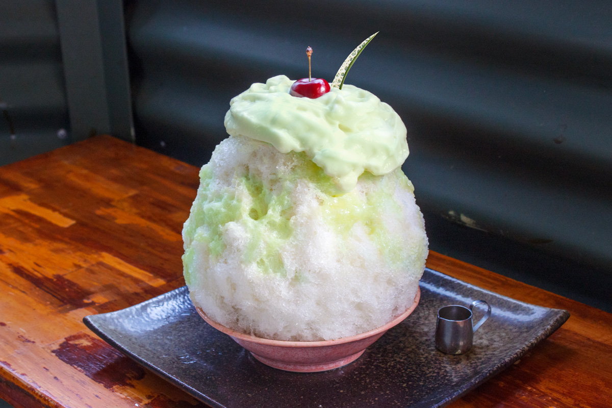 ibatabe's tweet photo. 🍈イバラキングメロンフェア開催中③🍈

茨城県産イバラキング使用
「生メロンクリームソーダかき氷」登場✨
濃厚メロン×エスプーマ×バニラアイス
どこか懐かしくて、新しい味わい

📍Parlor Vinefru 銀座
📅6/1〜6/21
💰2,300円
https://t.co/1XFcdNPzNF

#イバラキング #かき氷 #銀座カフェ https://t.co/aYBoQmiJja