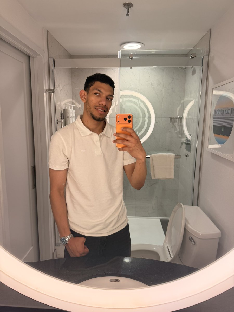 MrStevenXL's tweet photo. Boston for a few days 🍆👊🏽 https://t.co/wNv8BFF2y2