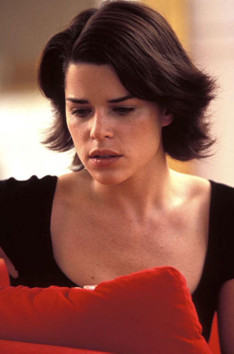 kiser_bria68586's tweet photo. neve campbell when will i be loved 2004 https://t.co/qBxxHx4KTj