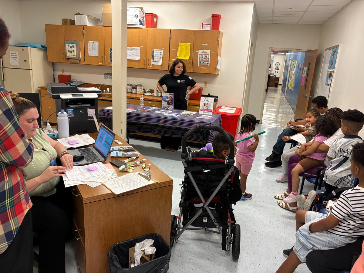 ESilverSprCSL's tweet photo. East Silver Spring ES's Dental Screening/Resource Fair connected nearly two dozen families with important oral health screenings, preventive care information, and community resources that support student wellness. @CSconnect_MCPS @csspecialist77 @MDHumanServices https://t.co/V5j3EGWOc4