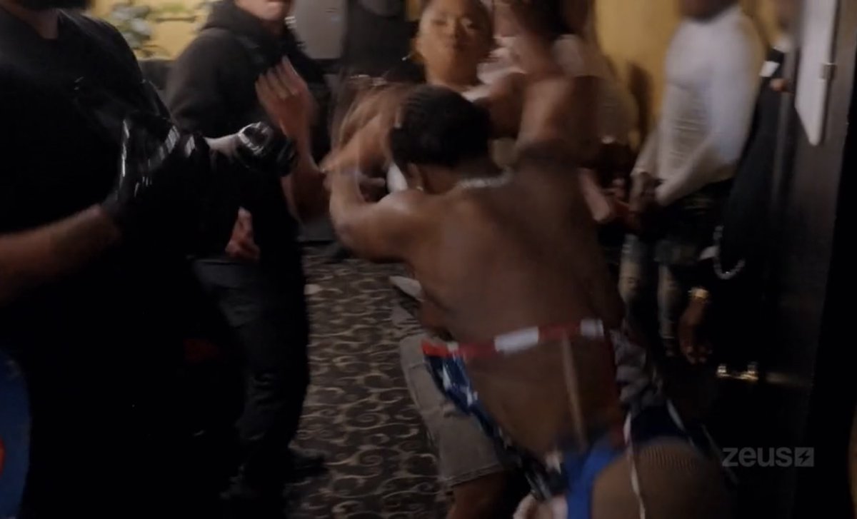 dojonikaa's tweet photo. 😳👀 Fania and Diamond get into it once again on tonight’s episode of #BaddiesUSAChapterTWO #BaddiesUSA https://t.co/cdfnrSwCUU