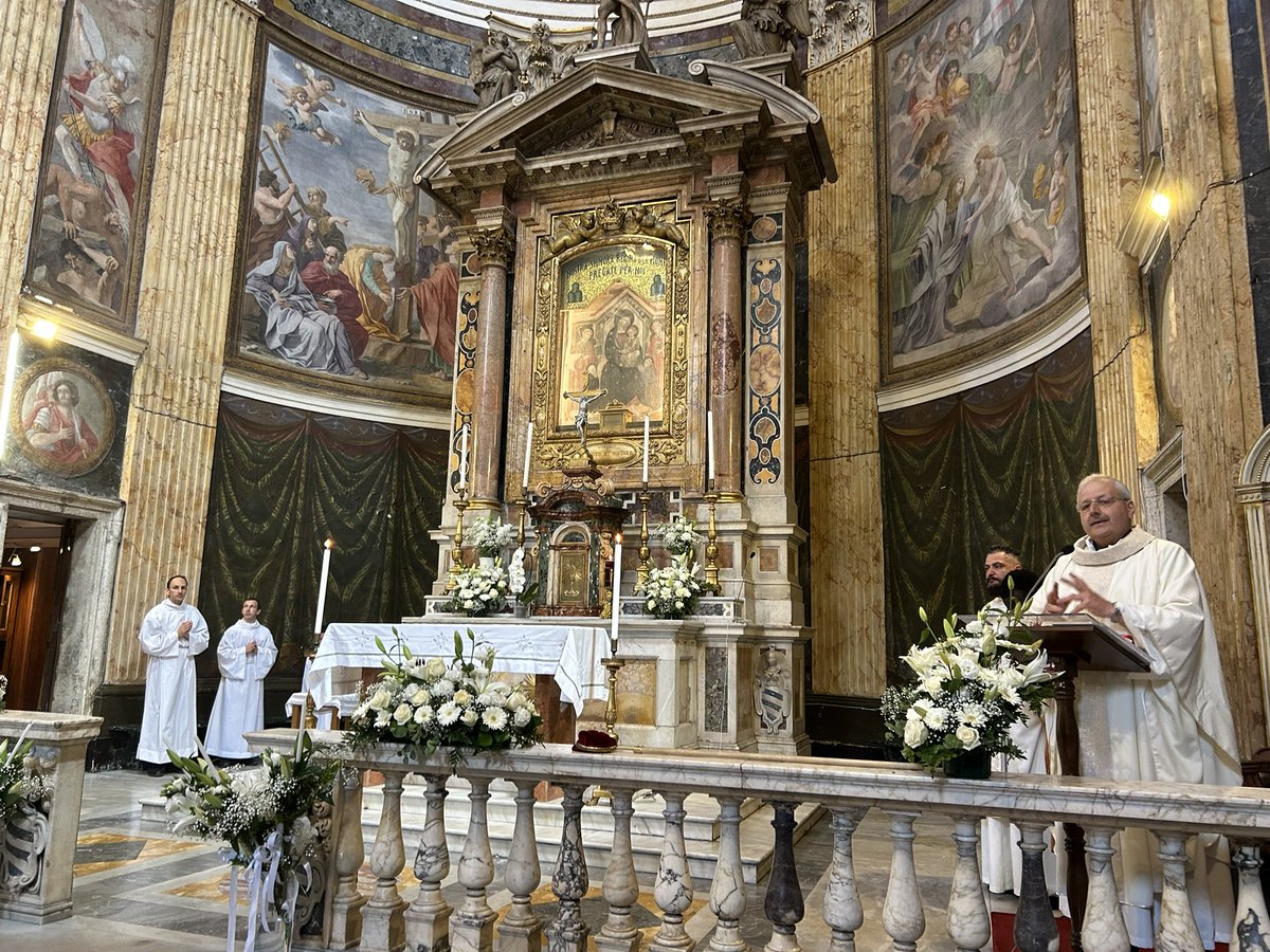 dfrancescopesce's tweet photo. Solennità della Santissima #Trinità con la celebrazione della Prima Comunione dei nostri bambini nella parrocchia di #SantaMariaaiMonti @diocesidiroma https://t.co/G8c93dvCAp