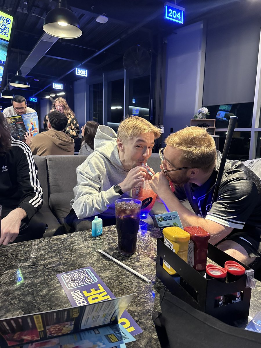 claasic_CS2's tweet photo. sick weekend in philadelphia 

once again grouped. still had an awesome time seeing everybody and seeing new faces as well

next ones ours. 🙂 https://t.co/vaa3PbaEAL