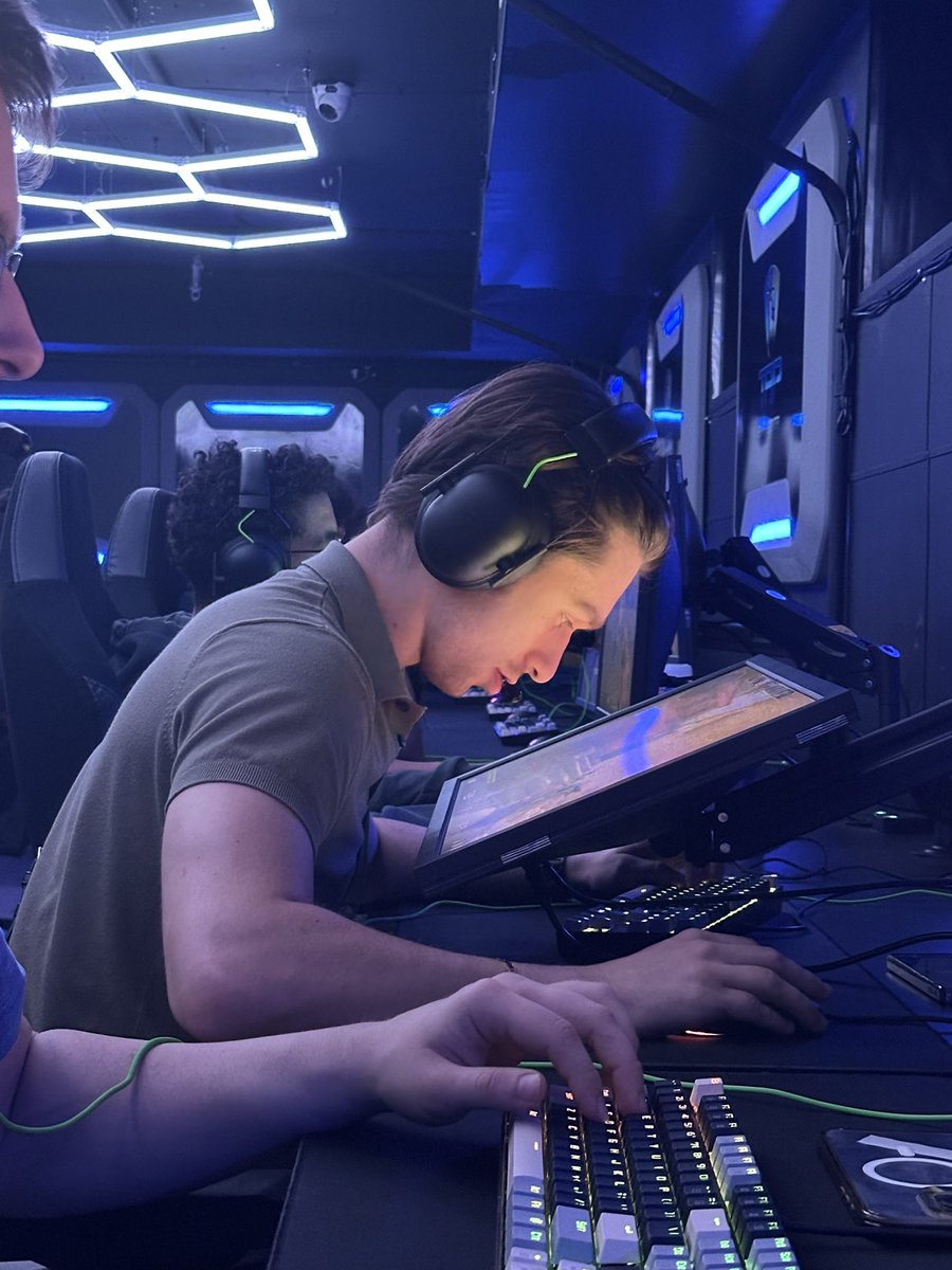claasic_CS2's tweet photo. sick weekend in philadelphia 

once again grouped. still had an awesome time seeing everybody and seeing new faces as well

next ones ours. 🙂 https://t.co/vaa3PbaEAL