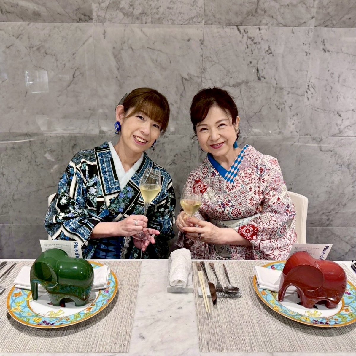 MeGamba12's tweet photo. 久し振りのステさん @pinkdyna81 とのデート💕
おしゃれなお店でランチして、秋のお楽しみの計画の打合せをして、夜はスペシャルな所へ連れて行ってもらいました
サプライズでお誕生日プレゼントまでいただいて、嬉しすぎ😭
幸せな一日でした❤️ https://t.co/T1Toc00vPZ