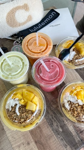 servesloane's tweet photo. I just received post workout smoothie from Sh via https://t.co/KbVk8gtTRO 💗 https://t.co/tEphZRxmU3