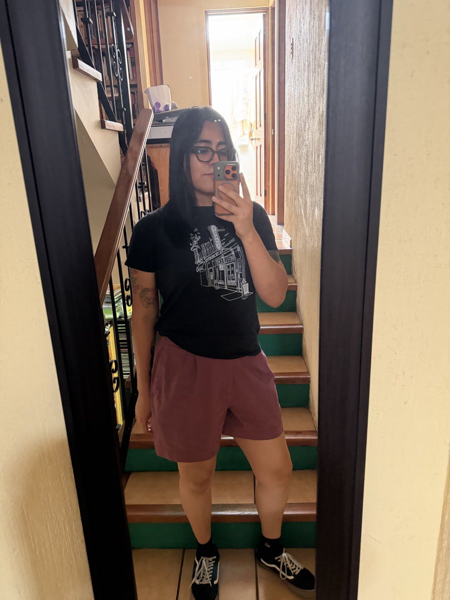 moonrootwitch's tweet photo. Estrenando ropita que compré ayer y que estaba entre 50% y 70% de descuento #trans #transgender #transfem #transgirl #transjoy #mtf https://t.co/4MChWKJpHT
