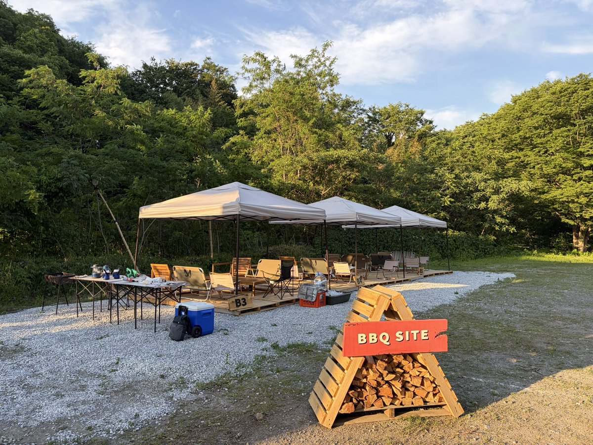 toshikiyamazaki's tweet photo. ＠buko_onsen 
武甲温泉に新しいBBQ場をつくったのでお試しBBQを社内で開催！新しいサービスはまずは自分たちで使ってみて改善を重ねます。 https://t.co/UEtSHxj3ez