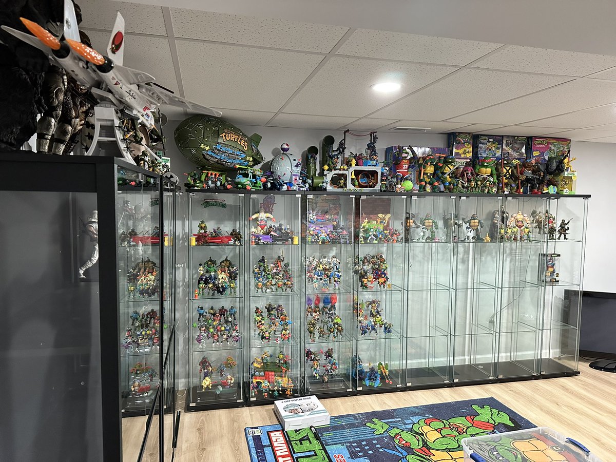 CSJ_Jon's tweet photo. Slowly setting up the new space. https://t.co/UNDgHWM0aJ