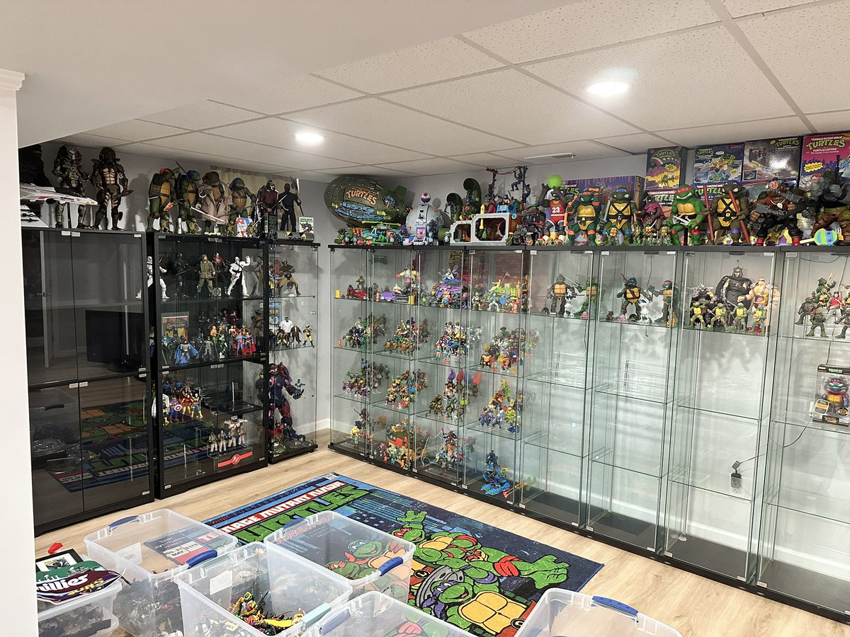 CSJ_Jon's tweet photo. Slowly setting up the new space. https://t.co/UNDgHWM0aJ