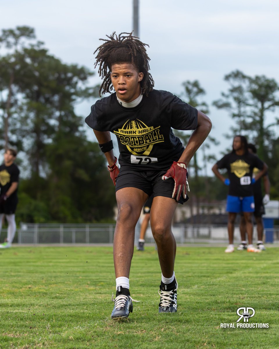 DMarshall13_'s tweet photo. @Damon_Magazu @CoachButterECU @coachmhatcher Coaches, please take a look and let me know where I can get on the 2027 Recruiting Board 
➡️: Darrick Marshall
🎓: 2027
🔎: 6'0
⚖️: 175
🏈: Safety
📚: 3.0
🏫: Middleburg High School
🇺🇲: Florida (Jacksonville) https://t.co/gYZBu4TmY3