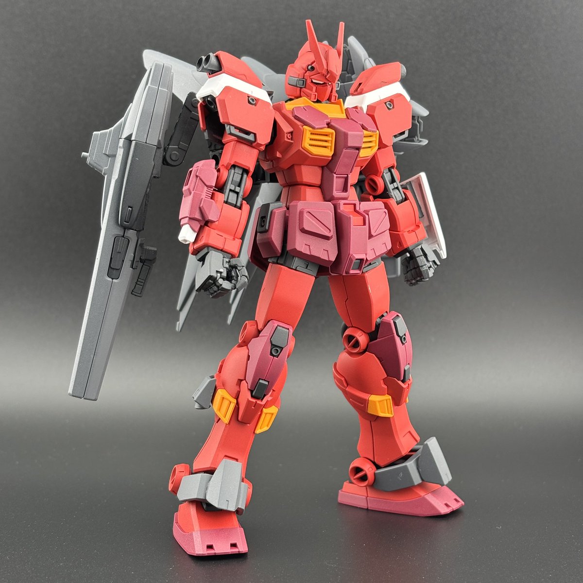 gunbre_nimo's tweet photo. 「セカンドRW」完成。7号機のレッドウォーリアにセカンドVの武装で機動力、火力、防御力をアップデートしました。“極め手ver.2.0”を初めて使ったけど…これ凄い技術ですね！
#ガンプラ
#ミキシング
#ガンダム7号機
#セカンドV
#レッドウォーリア https://t.co/eGX67xcJkf