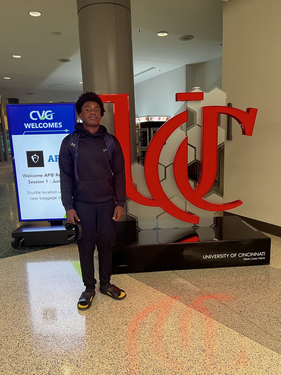 BiggEliWorth's tweet photo. 1st fb camp of 26’ with @GoBearcatsFB Had a great experience with an opportunity to compete with other great players and further improve my skills at the DB position.Excited for what’s up next @widecajm @UC_Recruiting @FoleyLionsFB @AL7AFootball @Foley_Coach  @Coach_JD_Atkins https://t.co/Yes3OLtImX