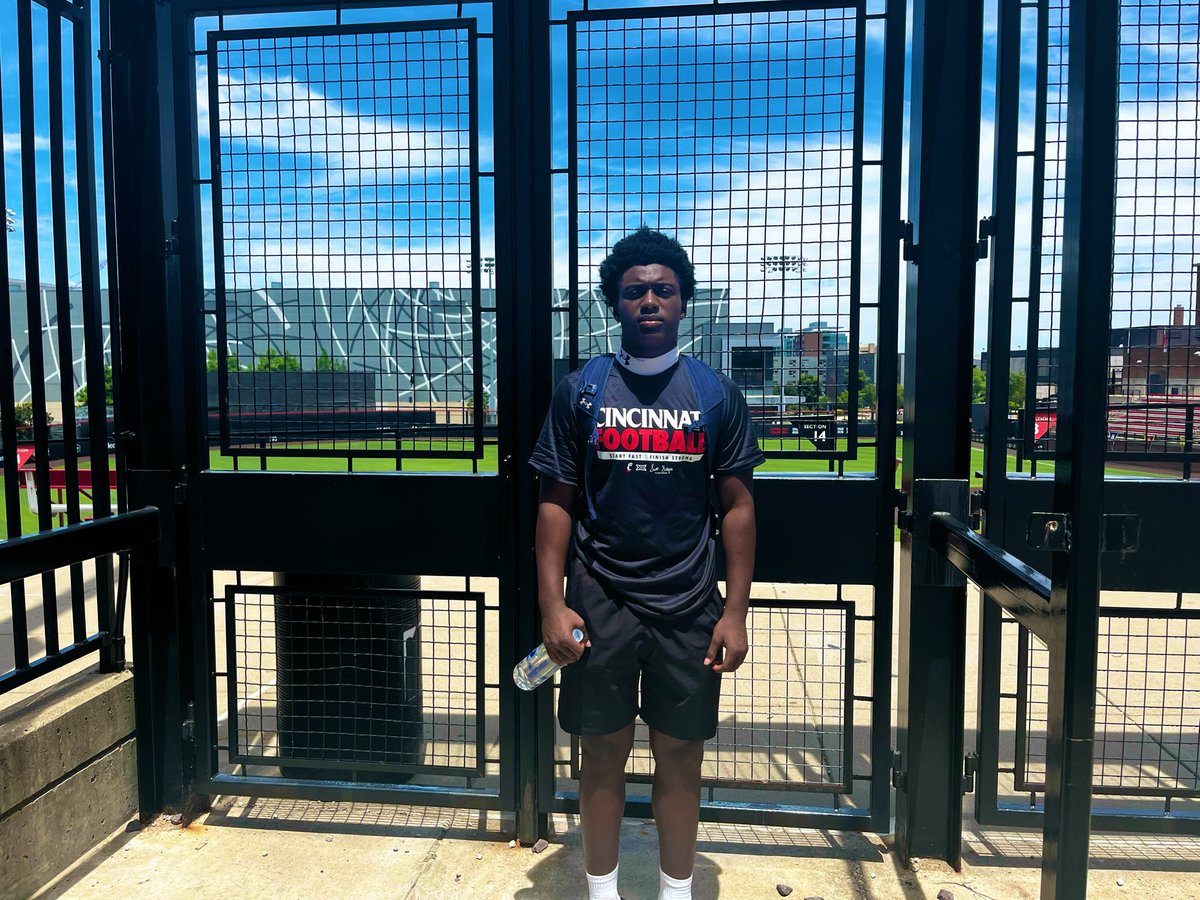 BiggEliWorth's tweet photo. 1st fb camp of 26’ with @GoBearcatsFB Had a great experience with an opportunity to compete with other great players and further improve my skills at the DB position.Excited for what’s up next @widecajm @UC_Recruiting @FoleyLionsFB @AL7AFootball @Foley_Coach  @Coach_JD_Atkins https://t.co/Yes3OLtImX