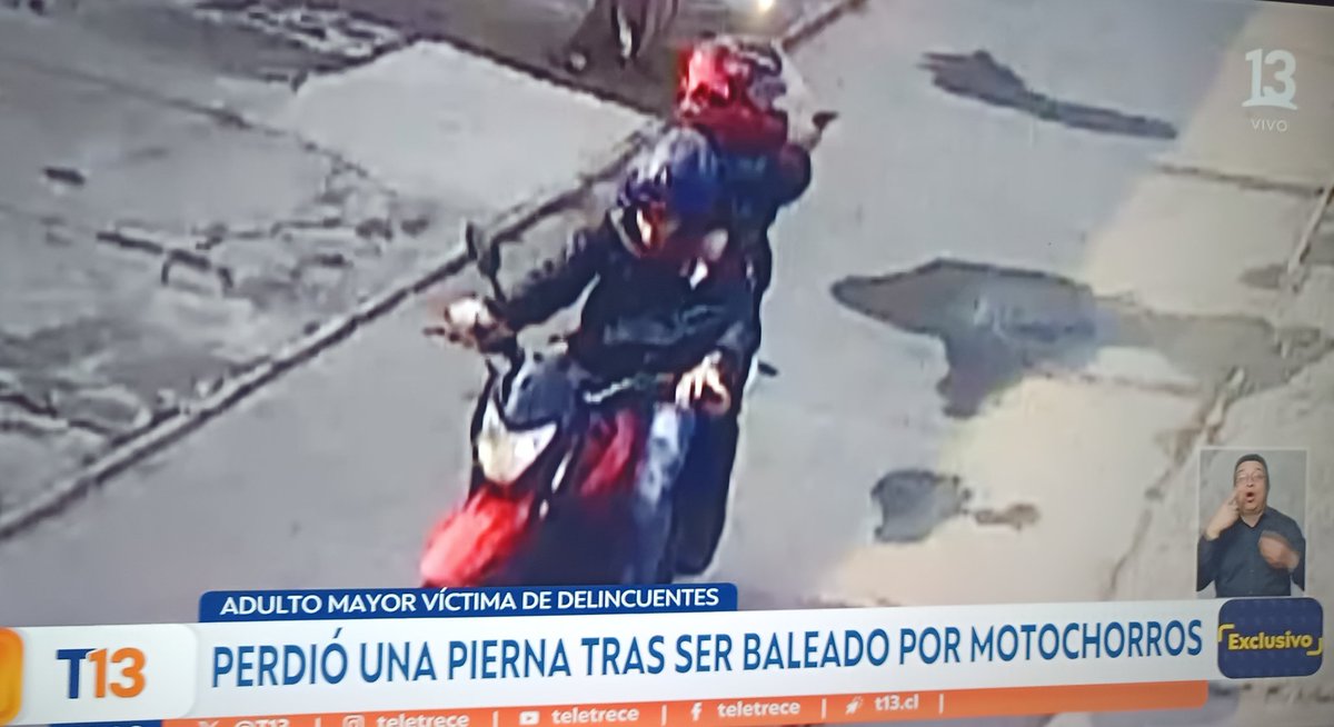 narbonachile's tweet photo. Estas lacras le dispararon a un adulto mayor que había sacado plata para comprarse un auto.
Le robaron el dinero y le dispararon en la pierna. Por la gravedad de sus heridas, le tuvieron que amputar la pierna.
Estos motochorros andan con mochila de Pedidos Ya, saquen conclusiones https://t.co/NMBioQ9MKi