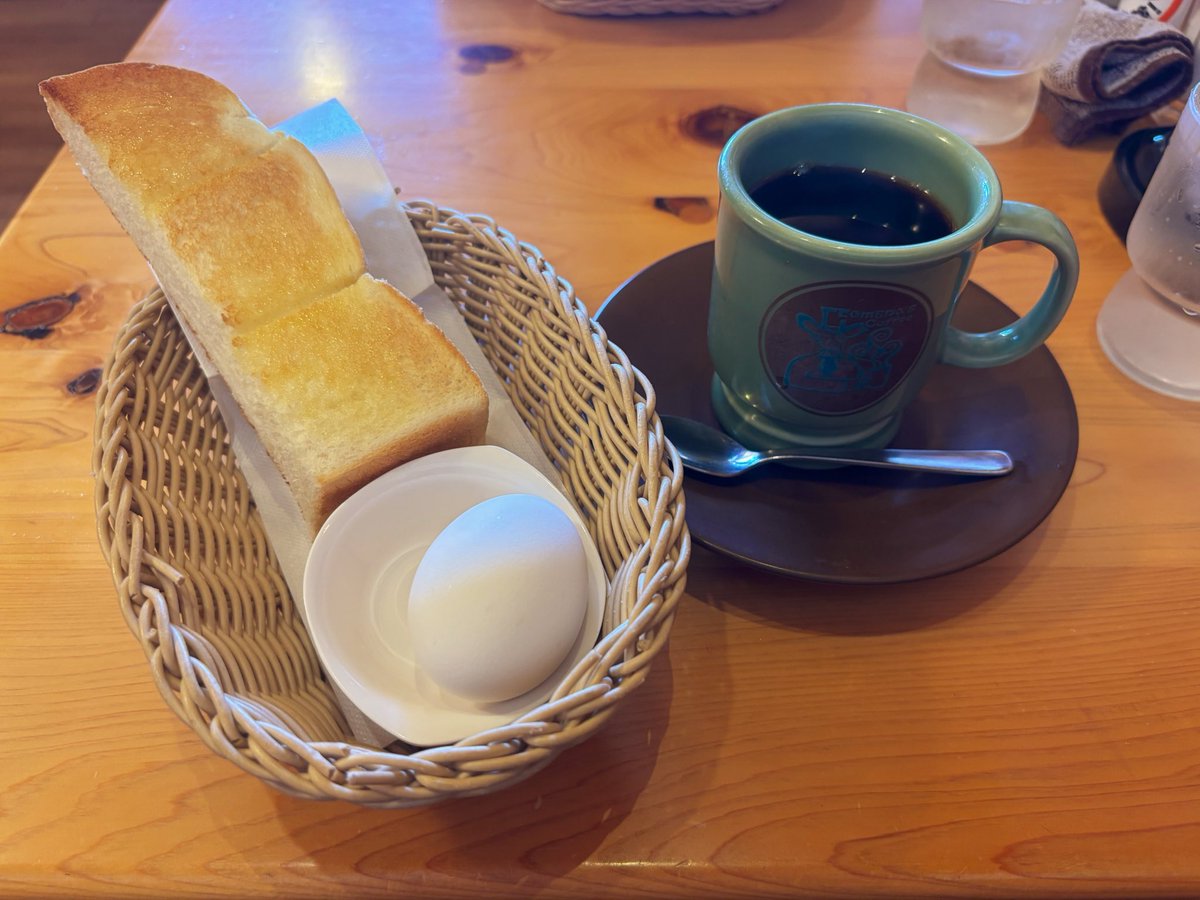 kogeyueko's tweet photo. 何もわからない業種にこの年で飛び込んでトリプルワークになりました🤪
もうね、家族と本業の同僚にめちゃくちゃ心配されている。
伝わってくる、ありがとうね😭
スパルタで扱かれて、精神より体力削られてるけどがんばる、、、
束の間の休憩。少し休んだら切り替えるぞ！ https://t.co/pWcb049nxQ