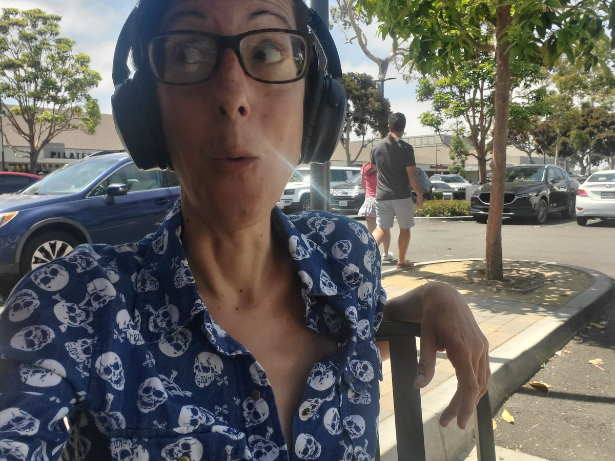 aunt_olga's tweet photo. The woman who harpooned the curation white whale🧐🐳💥😎 https://t.co/7M1iKNDxeh