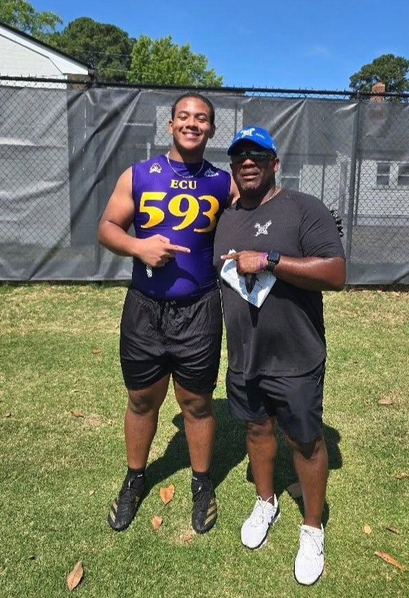 OmariGraham58's tweet photo. After competing at  @ECUPiratesFB today, I'm blessed to have received my 11th D1 offer from @hupirates_fb!!
@CoachTLowman @CoachWhitt72 @weststokesfb @CoachClayJ @Coach__Roy_Tesh https://t.co/4lvWfr7JRF