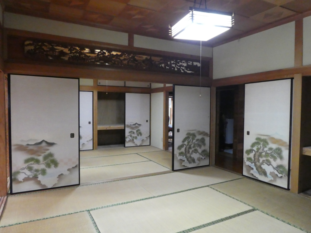 sanshin1's tweet photo. 姶良郡湧水町川西【売家】土地8筆農地含む約2,328坪木造平家建+納屋700万円
https://t.co/qy03Zdgh32

本物件は、鹿児島県最北部に位置する湧水町吉松地域の広い土地を含む売家です

・畑は農地転用許可申請必要
・敷地内に井戸の跡あり
・2006年に外壁屋根瓦、玄関内外、リフォーム歴あり
・再建築可 https://t.co/8zAyIVXE3g