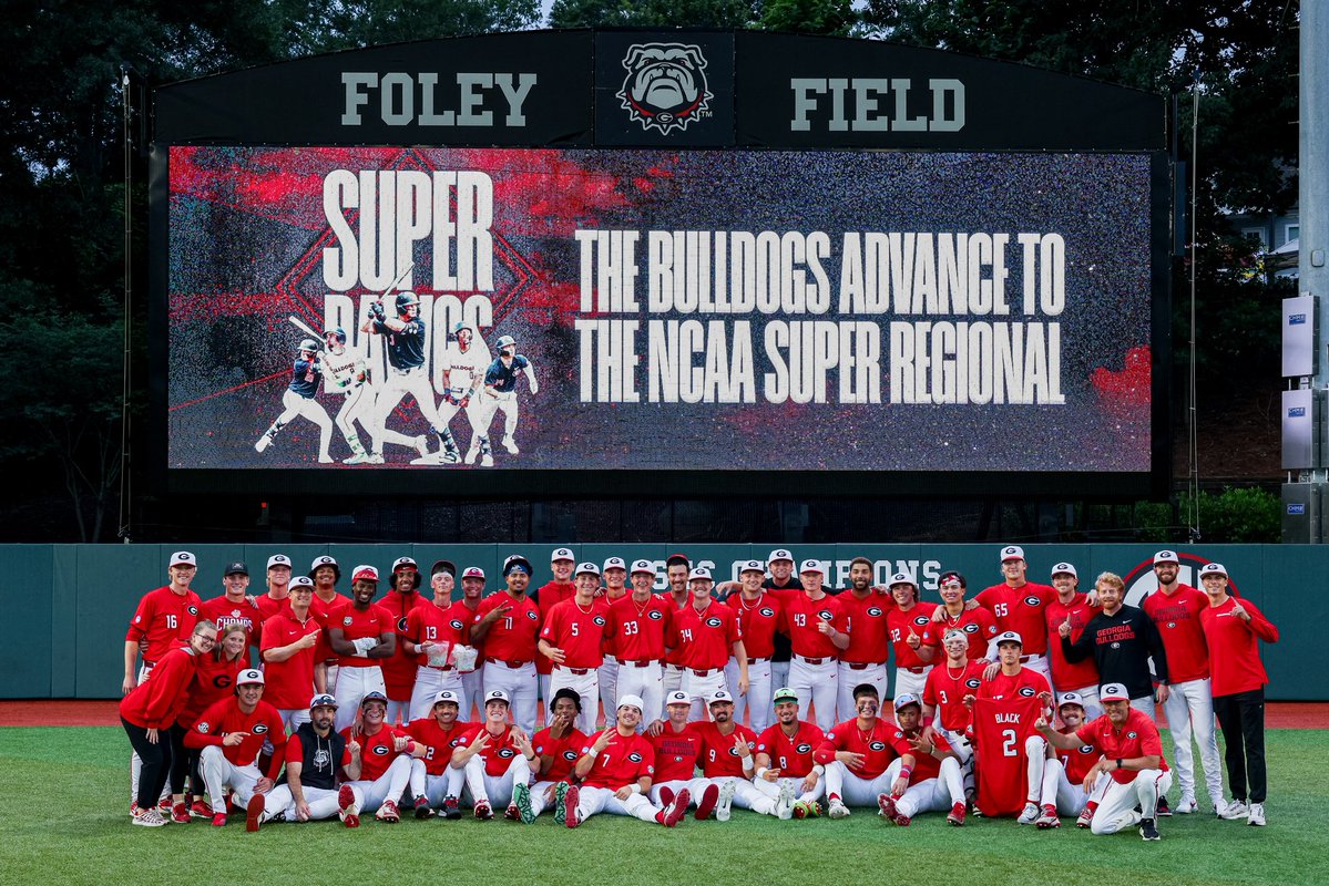 BaseballUGA's tweet photo. Super Dawgs 😎

#GoDawgs https://t.co/FGrbIgdRc9