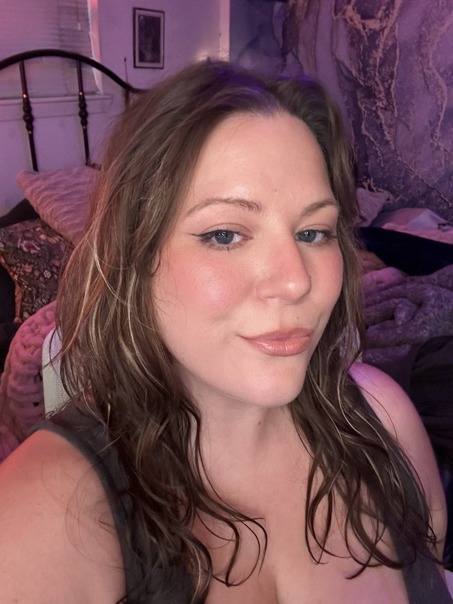 CreativeDesires's tweet photo. It’s time pookies!

We are live for our slot on the Hope Moves When We Press Start raid train as we close out the night raising funds for TWLOHA! Come join along as we talk about mental health + game

https://t.co/pyJSiPbJfd https://t.co/LT1acQFlka