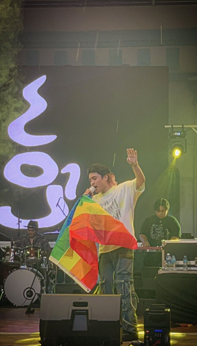 chiyenoodlesoup's tweet photo. Month of June means it’s “Bukod-Tangi” month!! 🥹💗

Happy Pride Month, mga Bukod-Tangi!!! 🏳️‍🌈 https://t.co/XUmatPPIHs