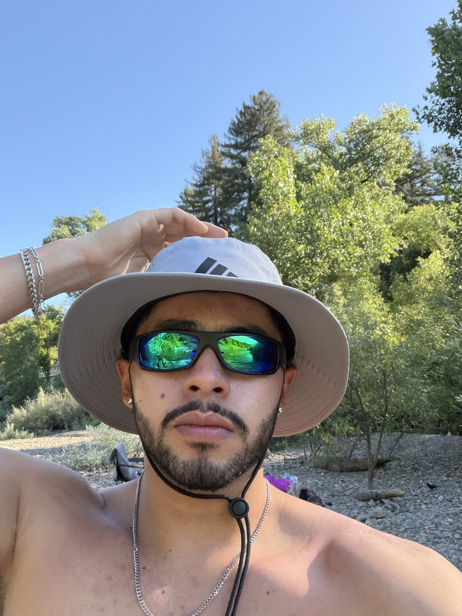 mexhotguy888's tweet photo. Floting on the Russian river 🌊🥑⚠️ https://t.co/jkWbY8484V