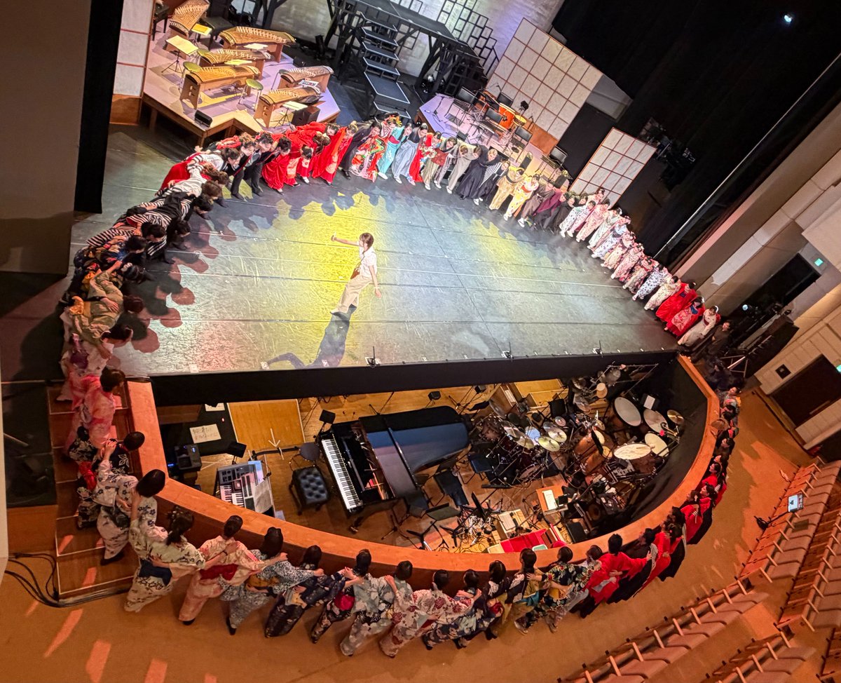 Senzoku_MUSICAL's tweet photo. 【終演報告！】
5月30日、5月31日に前田ホールにて行われました、邦楽ミュージカル「夏花火♡恋名残」全2公演が無事終演いたしました！
ご来場並びにお心添えをいただきました皆様、誠にありがとうございました。

引き続きミュージカルコースをよろしくお願いいたします！ https://t.co/EYkV9TJSJG