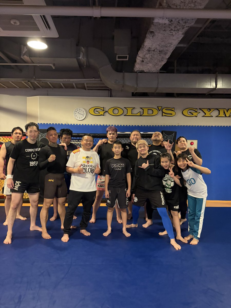 crazyboychamp's tweet photo. AACC約3年間ありがとうございました。
やることは変わらない
体制変わるけど今以上に人としても強くなる。さぁー6月もスタート https://t.co/xNgOB4yL8u