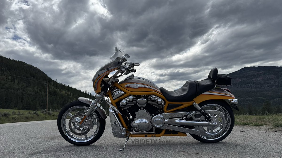 VRIDETV's tweet photo. It’s not always blue sky &amp; sunshine.
#rideexploregethomesafe #harleydavidson #vrscse2 #vrod #motorcycle https://t.co/CdDsYtMQ0g