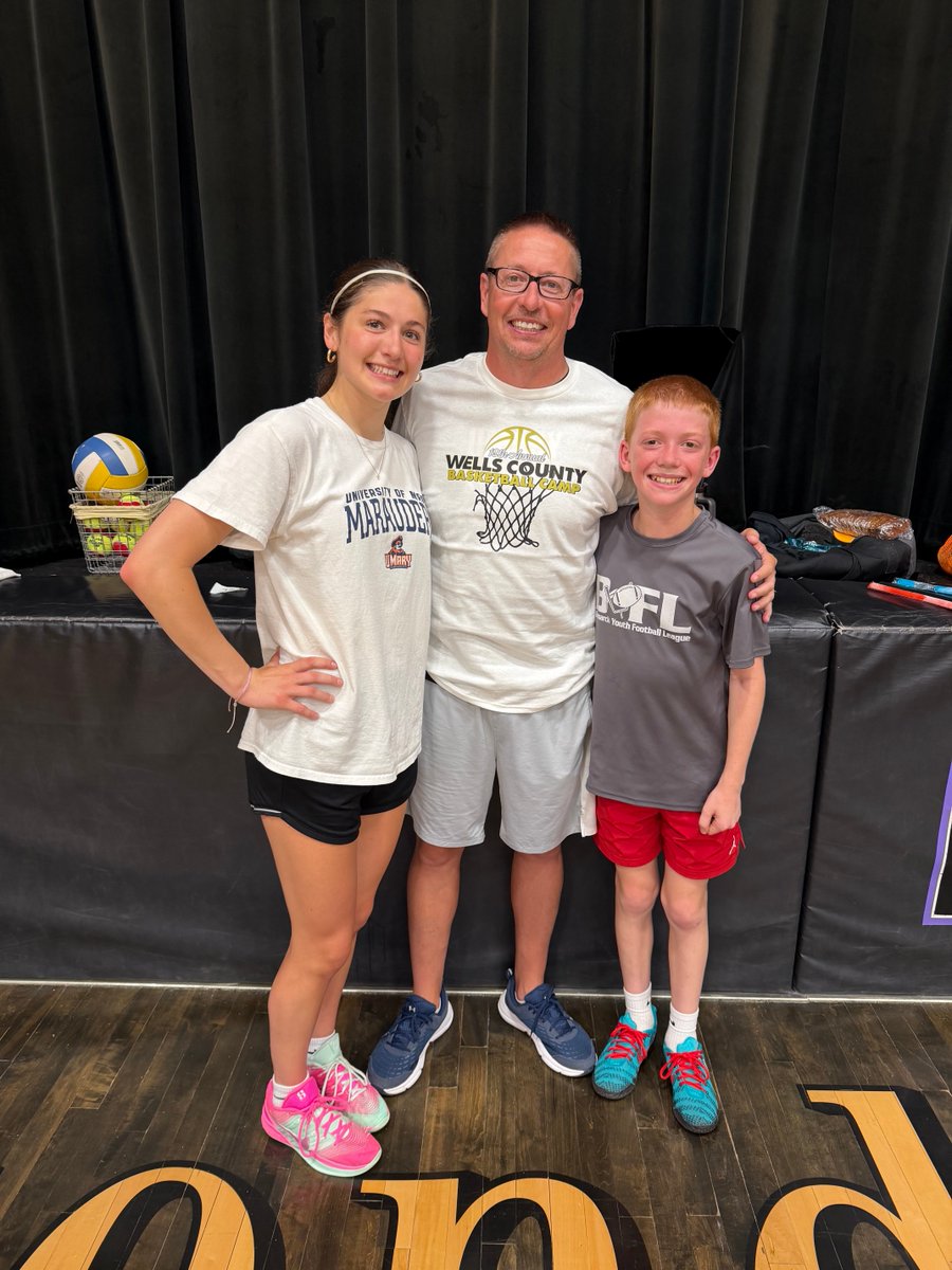 neumania_UMARY's tweet photo. Wow—what a first week of summer!! Back home for family fun and the 19th Annual Wells County 🏀 Camp, back on the ⚾️ diamond with the boys, and back to a Galaxy Far, Far Away!!! My ❤️ is full! https://t.co/QxEy8eatuo