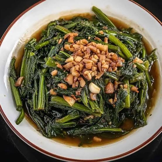 mordsithV's tweet photo. Eating Jolibee is not an everyday diet. See Exhibit A below, the real everyday Filipino food we eat when you're not around. https://t.co/B5cKjxkw0l