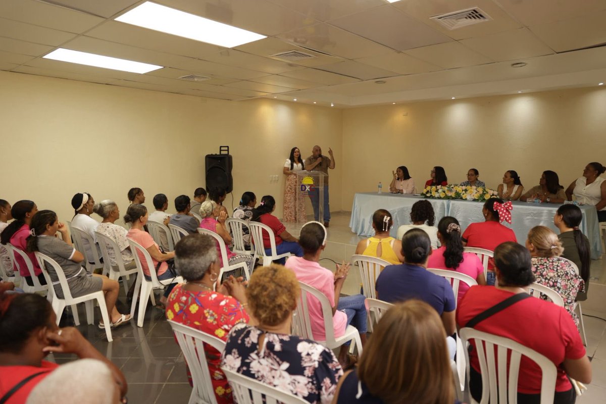 partidodxc's tweet photo. Este fin de semana, el Partido Dominicanos por el Cambio (DxC) celebró a las madres de las provincias Duarte y Sánchez Ramírez con emotivos encuentros realizados en San Francisco de Macorís y Cotuí. https://t.co/I5BeZyQIL8