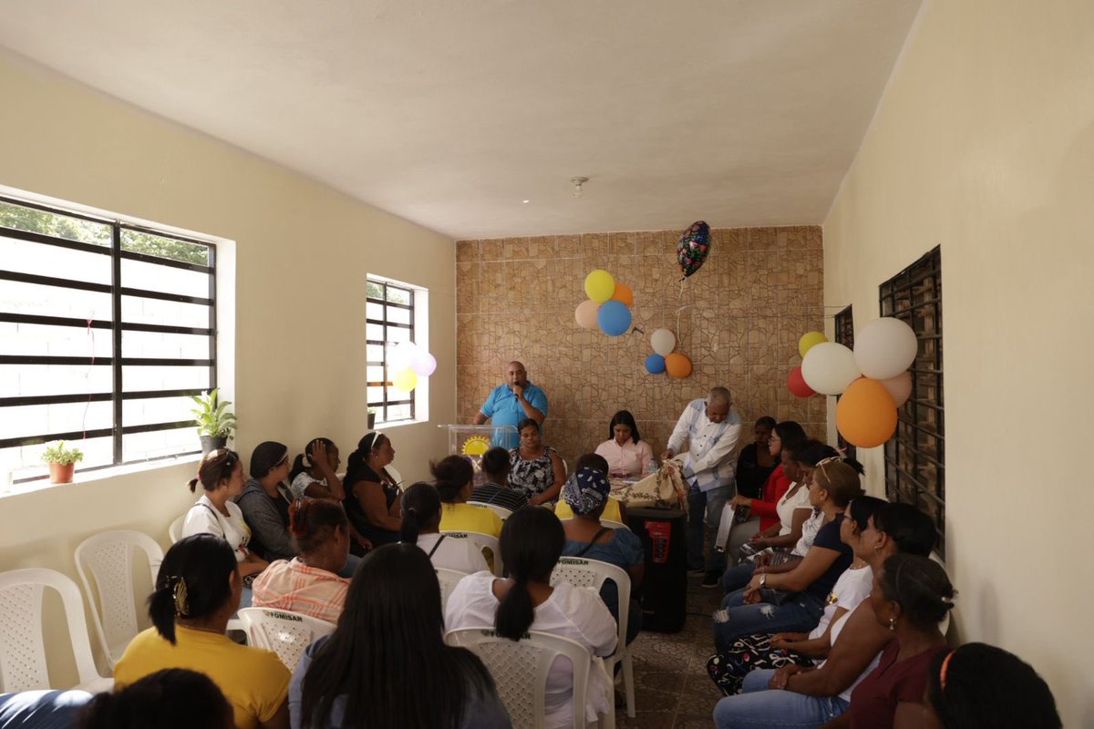 partidodxc's tweet photo. Este fin de semana, el Partido Dominicanos por el Cambio (DxC) celebró a las madres de las provincias Duarte y Sánchez Ramírez con emotivos encuentros realizados en San Francisco de Macorís y Cotuí. https://t.co/I5BeZyQIL8