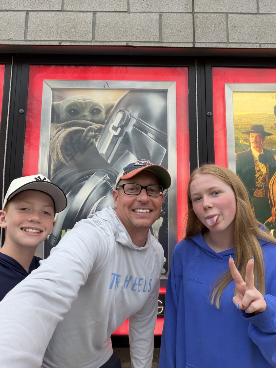 neumania_UMARY's tweet photo. Wow—what a first week of summer!! Back home for family fun and the 19th Annual Wells County 🏀 Camp, back on the ⚾️ diamond with the boys, and back to a Galaxy Far, Far Away!!! My ❤️ is full! https://t.co/QxEy8eatuo