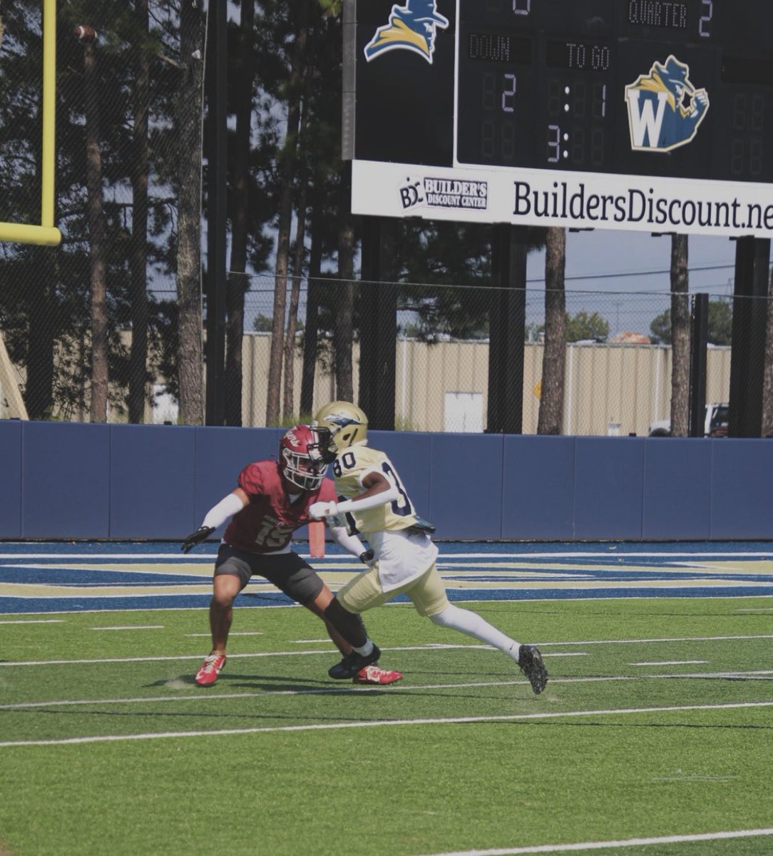 hellothere1732's tweet photo. 6’0//195//WR//DB//4.5(40)
More footwork from today! Blessed to be in a position to work. Coaches take a chance on me. (3 years of eligibility)@CoachRoseIvey @CoachYoung41 @Coach_Deuce757 @dariusmoore07 @CoachDeBo76 @coachsteveirvin @CoachSoftley @coachgarrickfcc @CoachEricBecker https://t.co/2yzxeXdEwu