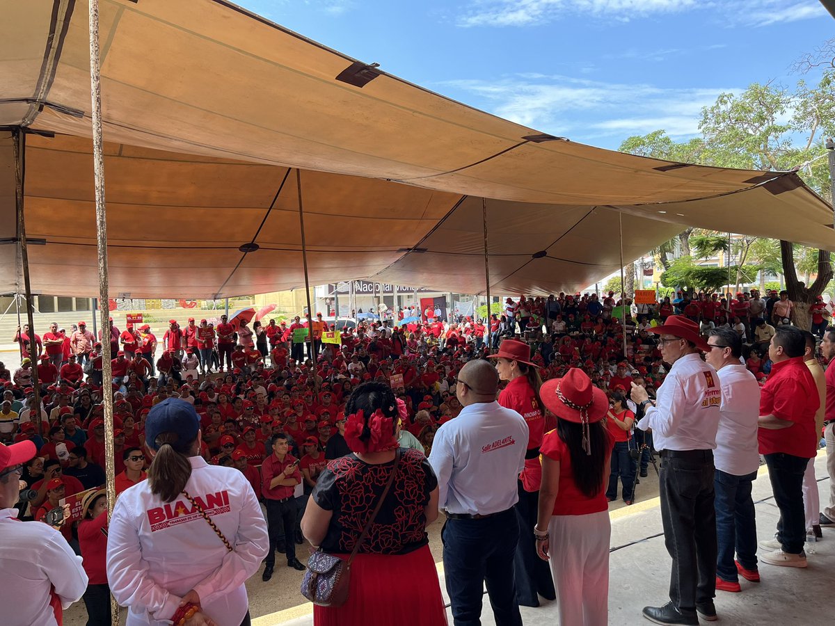 DANTEMONTANO's tweet photo. El #PT #celebra y acompaña a nuestra presidenta, la doctora Claudia Sheinbaum Pardo, en el #aniversario de su #triunfo.

Hoy, desde Salina Cruz, #Oaxaca, reafirmamos nuestro #respaldo al segundo piso de la Cuarta Transformación de México. En un sólido evento, junto al presidente municipal Daniel Méndez Sosa, el comisionado Dr. Benjamín Robles, diputadas y diputados del Partido del Trabajo, así como liderazgos de la región, enviamos un mensaje claro y contundente:

A nuestra primera mujer presidenta, ¡no estás sola! ⭐️