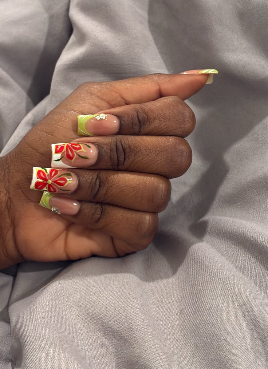 PrincessJubal's tweet photo. Got the best mani-pedi yesterday, french tip toes to match ofc 😋 https://t.co/qmVxVsBhVt