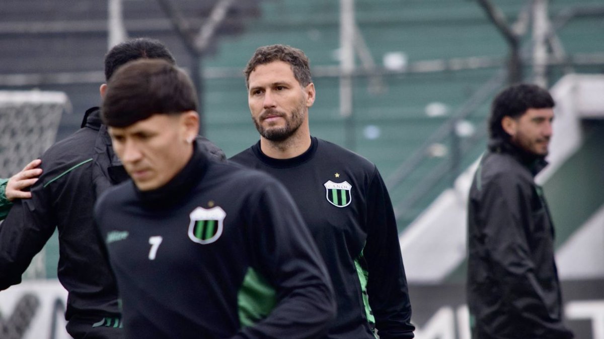 ignacio_tommaso's tweet photo. LANARO Y SU PRIMER GRAN DESAFIO COMO DT
https://t.co/sYyV1zjCGW

📸#nuevachicago https://t.co/QjCmKGLycV