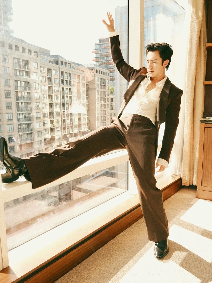 inxplicablymine's tweet photo. STRETCHING TO PREPARE TO MAKE HISTORY https://t.co/m1iJK7Utzs